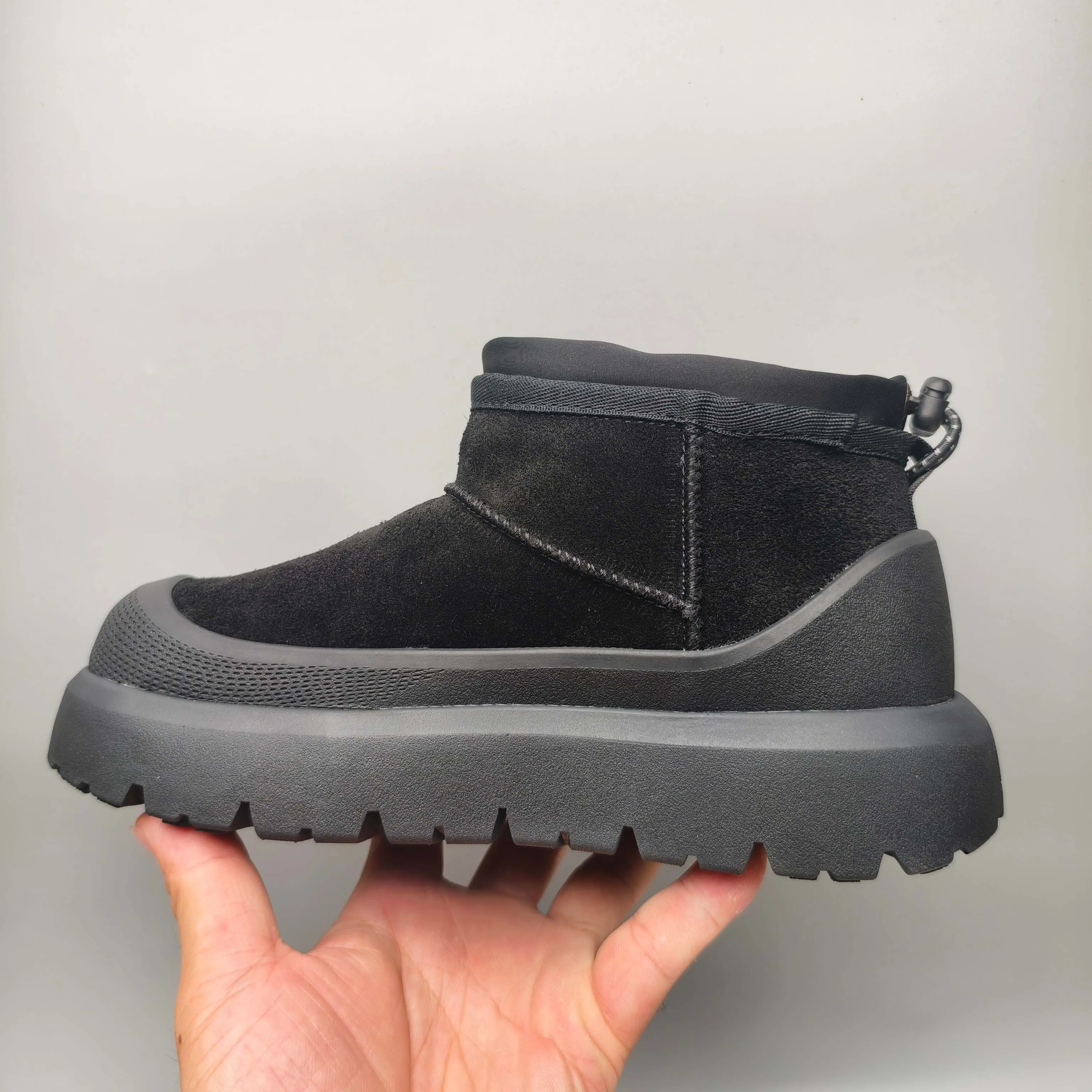 💰Women’s shoes 280 Men’s shoes 300 UGG sheepskin all-in-one snow boots 4196 Classic waterproof rubber sole couple’s shoes Color: white bottom, yellow bottom, blue bottom, black Matching code: 35-45